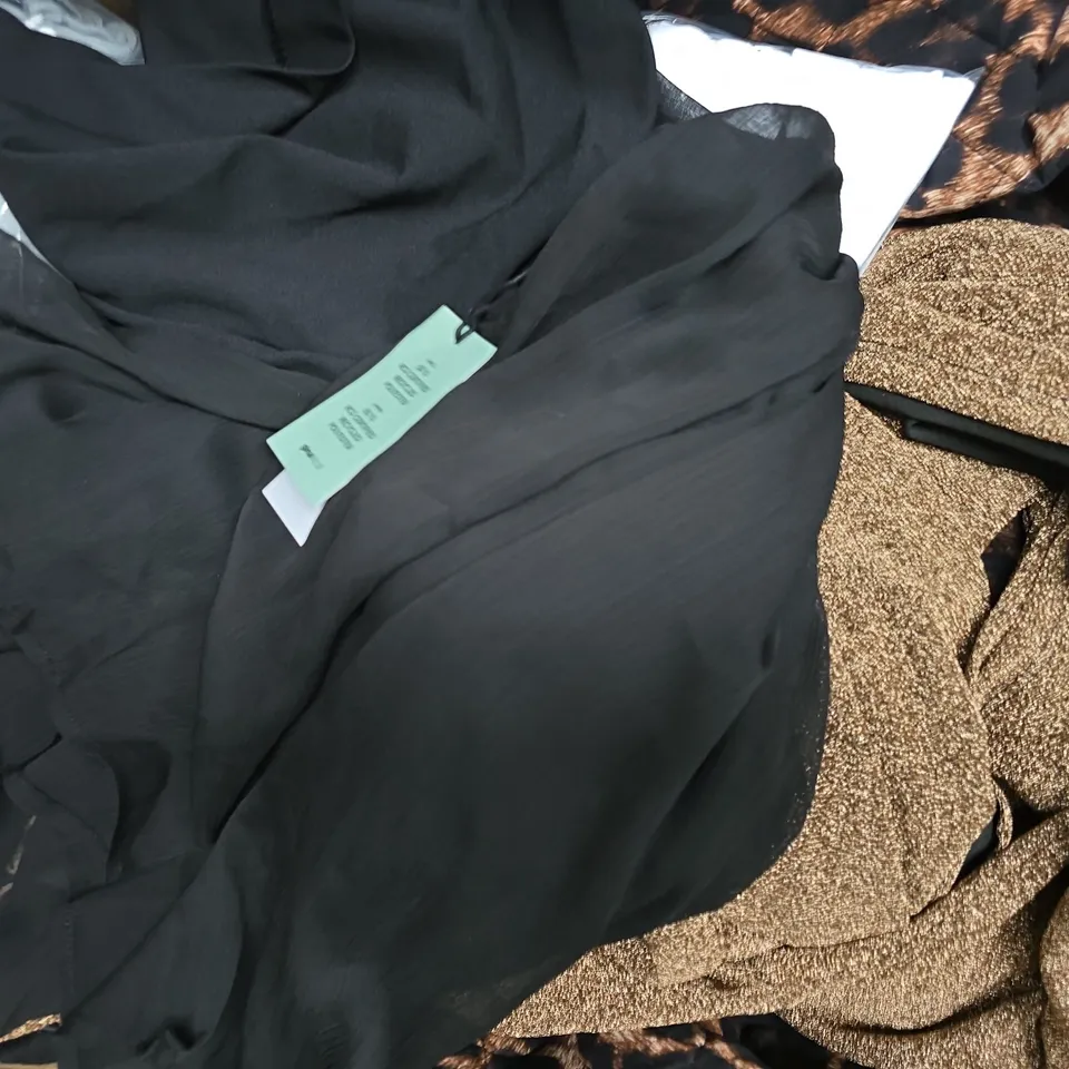 APPROXIMATELY 20 ASSORTED CLOTHING AND FASHION PRODUCTS IN VARIOUS STYLES AND SIZES - COLLECTION ONLY