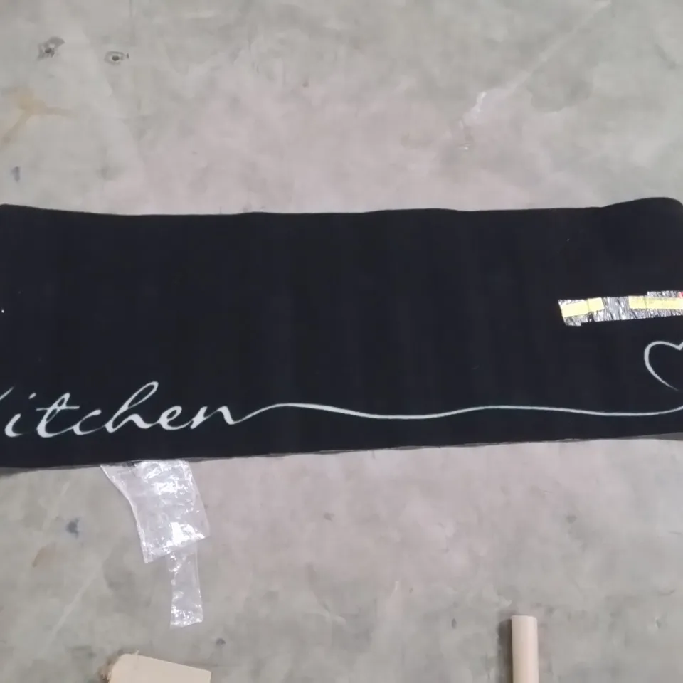 QUALITY DESIGNER AREA RUG - APPROXIMATELY 160X50CM