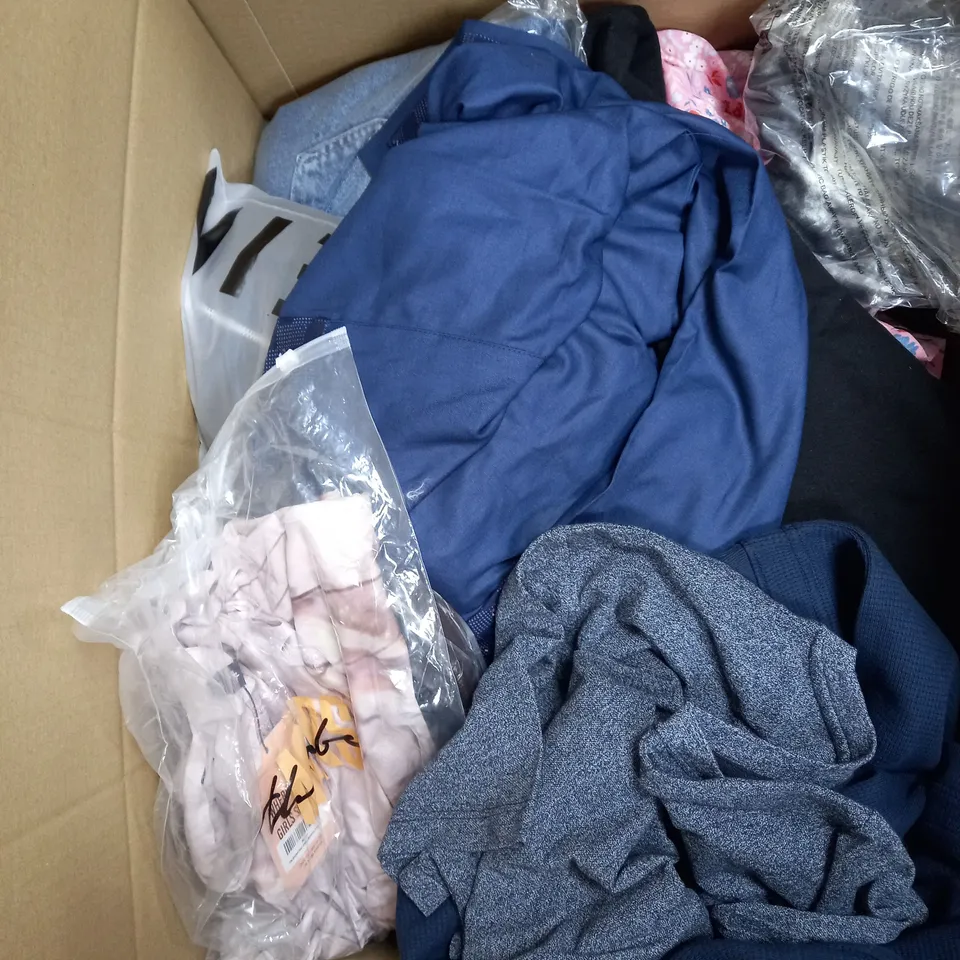 BOX OF APPROXIMATELY 22 ASSORTED CLOTHING ITEMS TO INCLUDE - SHIRTS, LINGERIE, DRESSES ETC