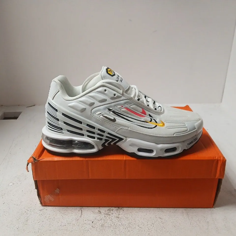 NIKE TUNED AIR MAX PLUS UK 7 WHITE