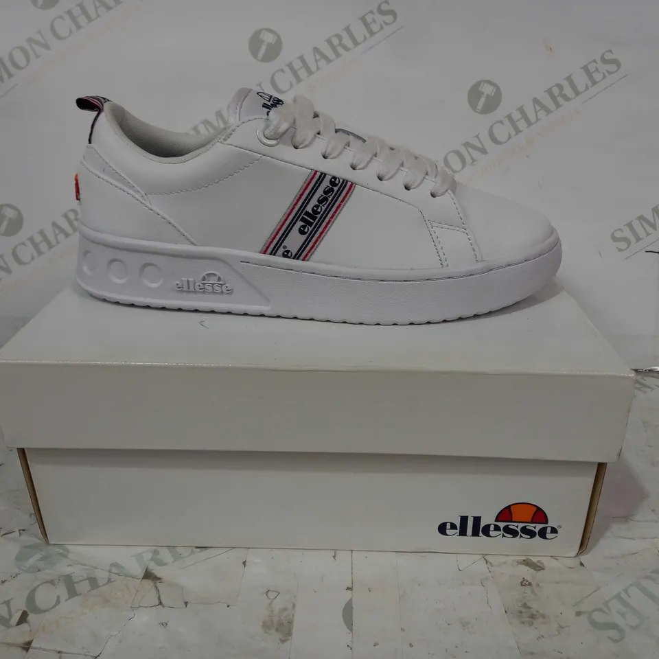 BOXED PAIR OF ELLESSE MEZZALUNA SHOES IN WHITE UK SIZE 4