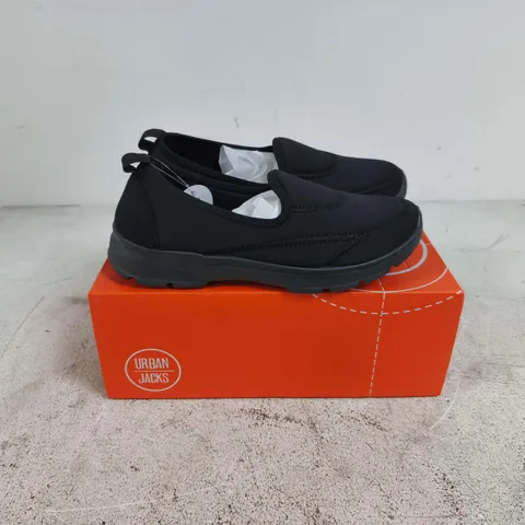 BOXED PAIR OF URBAN JACKS GEORGIA ALL BLACK SHOES - SIZE 6