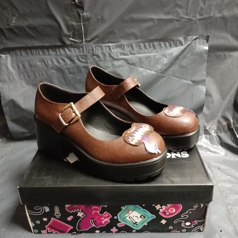 KOI DUNGEONS AND DRAGONS MARY JANE BROWN LEATHER SHOES SIZE 7