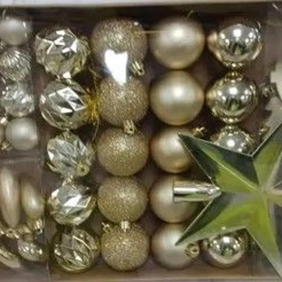 BRAND NEW NEW BOXED PACK OF 60 CHRISTMAS BAUBLE SET