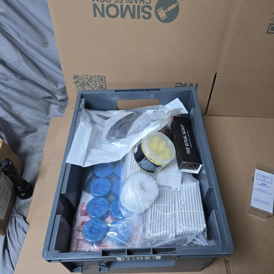 TOTE OF APPROXIMATELY 12 ASSORTED ITEMS TO INCLUDE:  100 SINGLE EDGE RAZORS 