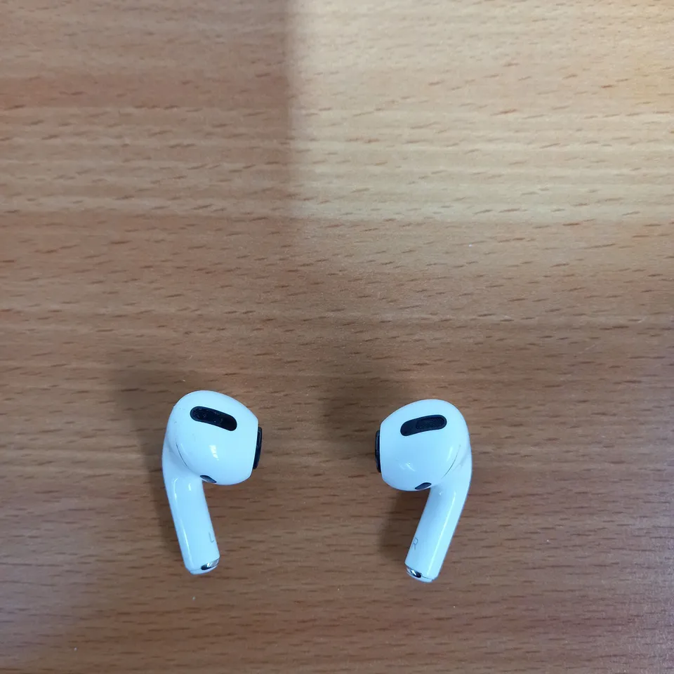 APPLE AIRPODS PRO