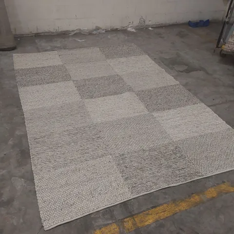 QUALITY DESIGNER AREA RUG - APPROXIMATELY 285 x 195cm