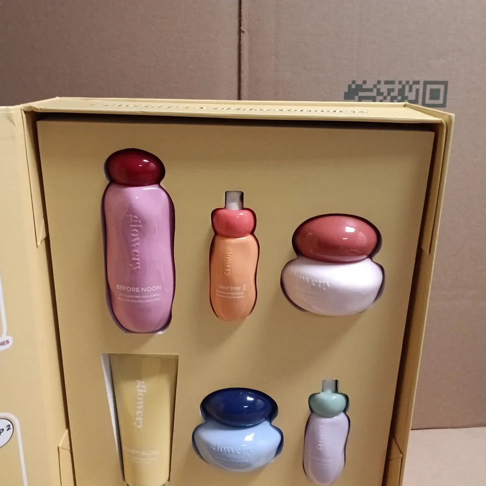 GLOWERY X BY SEPHORA GIFT BOX