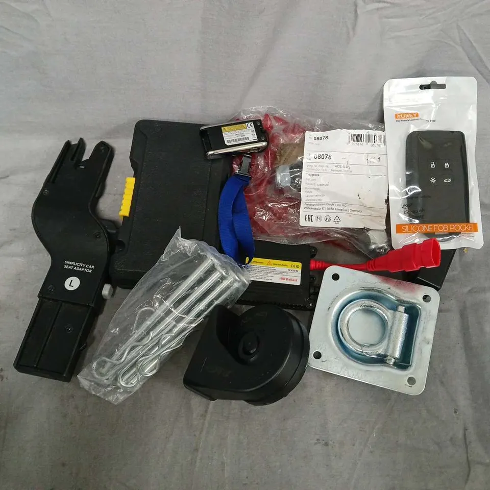 APPROXIMATELY 8 ASSORTED VEHICLE PARTS & ACCESORIES TO INCLUDE BALL JOINT, HORN, SOCKET SET, ETC