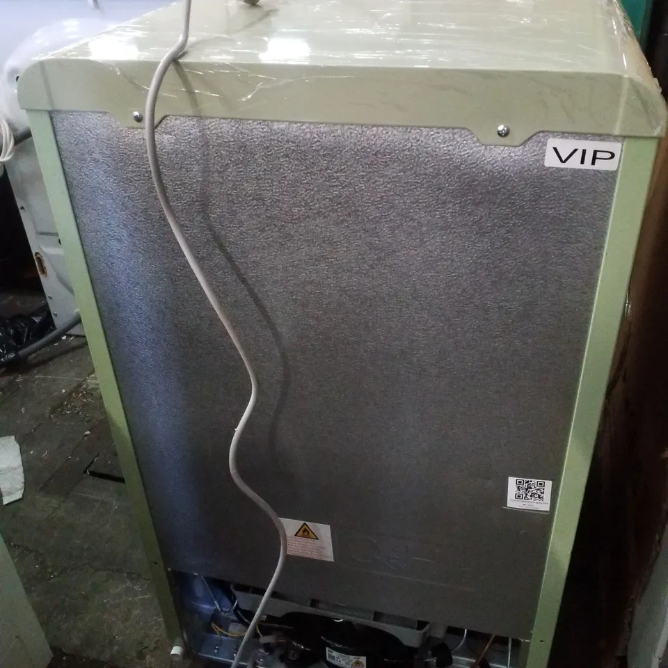 SWAN SR11035GNE RETRO GREEN UNDER-COUNTER FRIDGE 90L