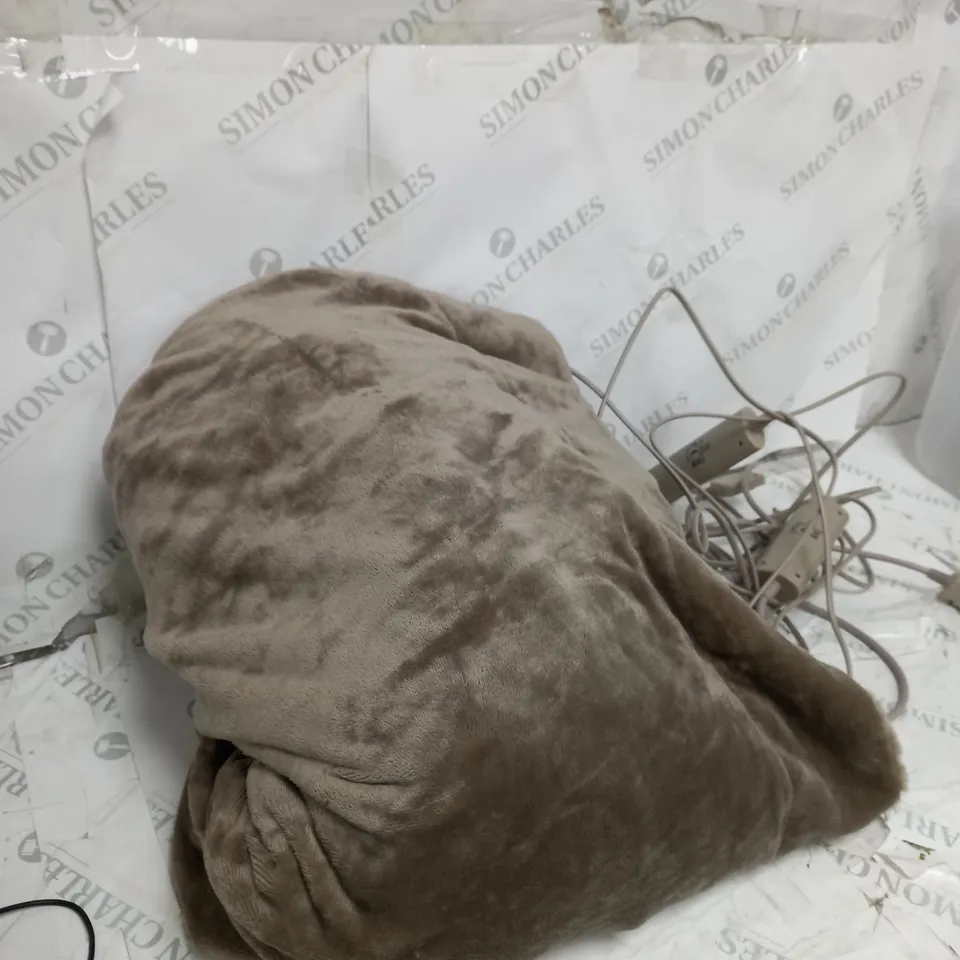 BOX OF 3 HEATED BLANKETS INCLUDING GREY & BROWN