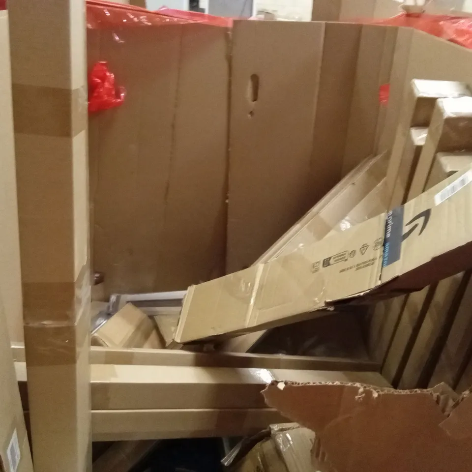 PALLET OF ASSORTED HOUSEHOLD GOODS AND PRODUCTS TO INCLUDE;RICE COOKER, CURTAINS POLES,CAT LITTER TRAY