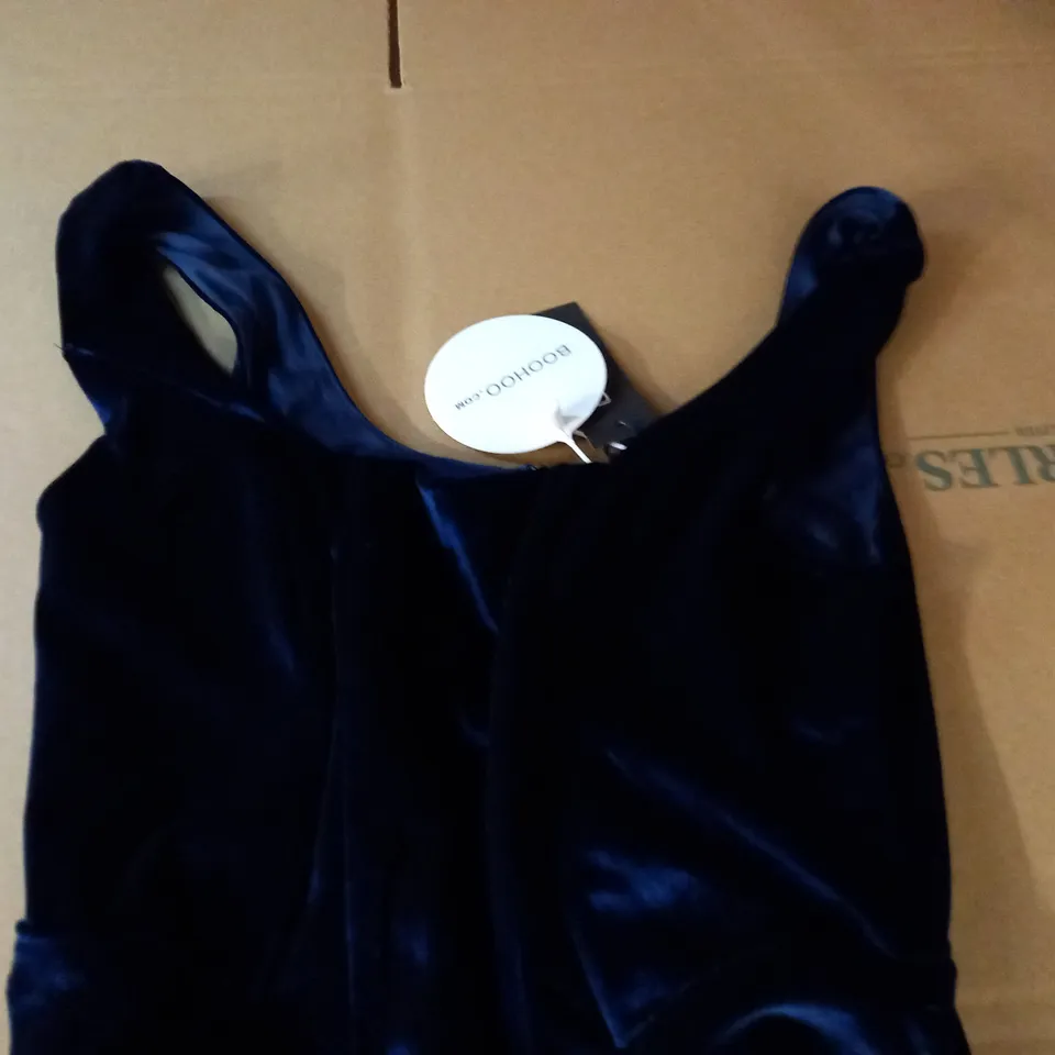 BOOHOO VELVET CORSET DETAIL RUCHED DRESS IN NAVY - 8