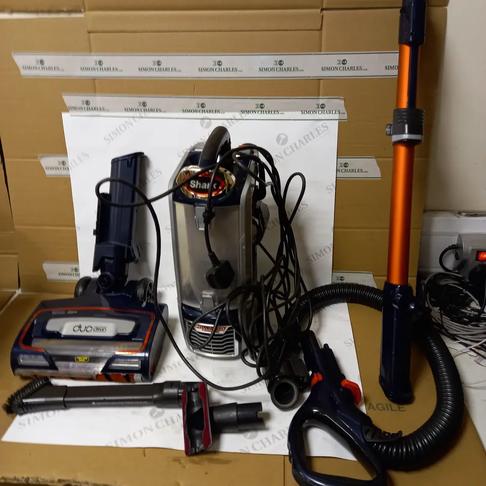 SHARK LIFTAWAY VACUUM