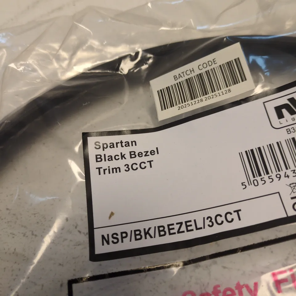 SPARTAN BLACK BEZEL TRIM 3CCT (20PCS)