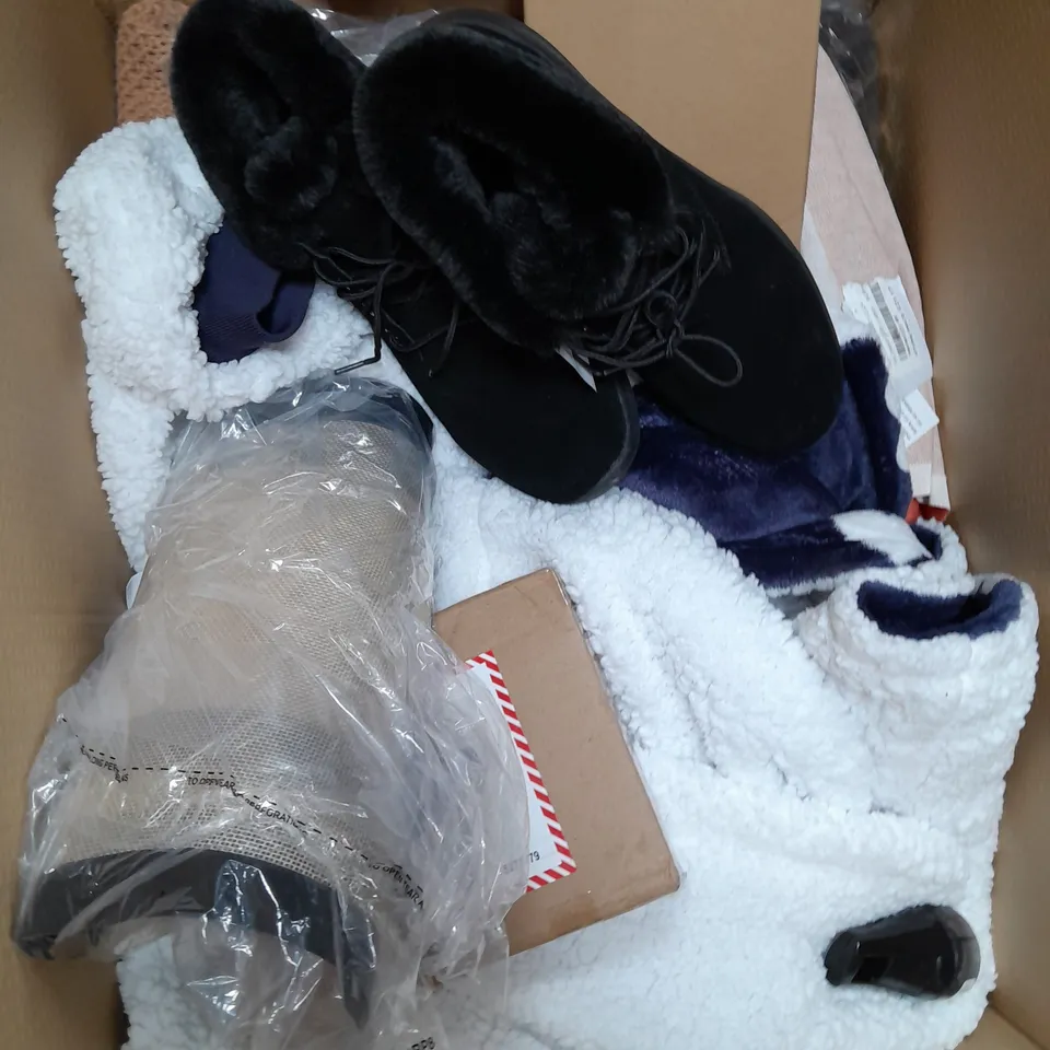 BOX OF APPROX 10 ASSORTED CLOTHING ITEMS TO INCLUDE - BLACK SHOES, COOKING MATS, COAT ETC