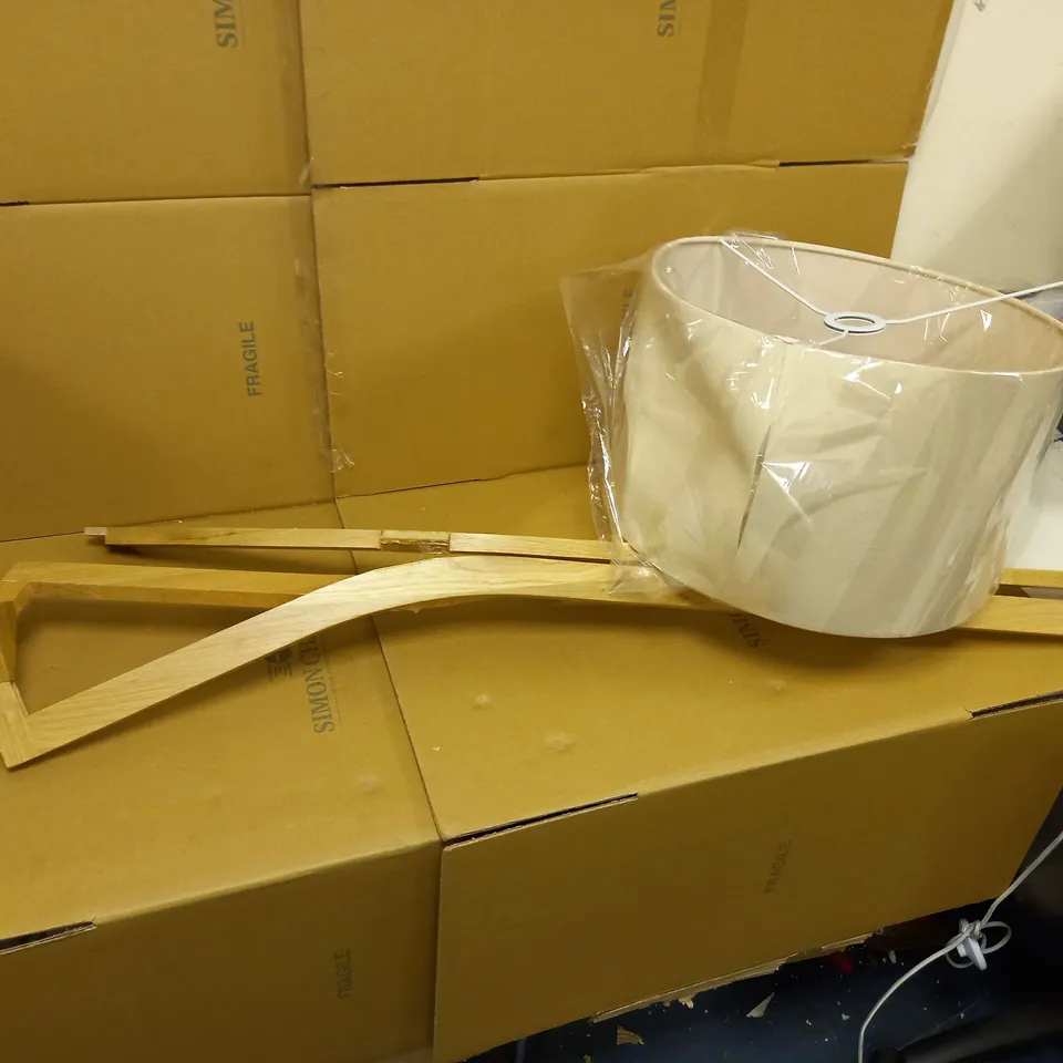 DESIGNER FLOOR LAMP