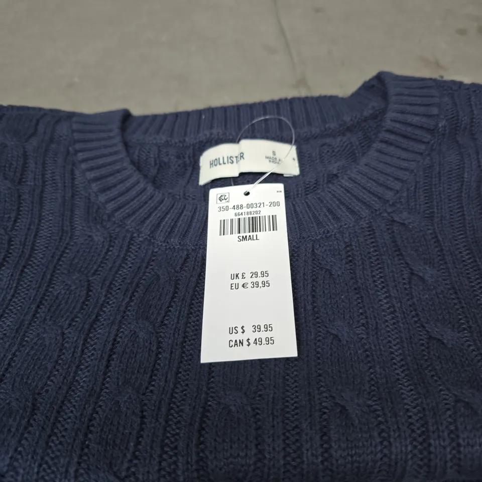 HOLLISTER NAVY CABLE KNIT SWEATER – UK SIZE SMALL