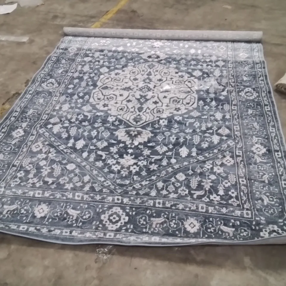 QUALITY DESIGNER AREA RUG - APPROXIMATELY 280X200CM