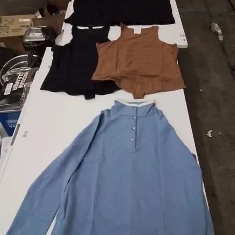 PALLET OF 500 BRAND NEW WOMENS QUALITY DESIGNER CLOTHES APPROXIMATELY TO INCLUDE; JD WILLIAMS BLACK FLORAL SKIRT, MAGISCULPT BODY SUITS, JUNIPER BLUE SWEATERS