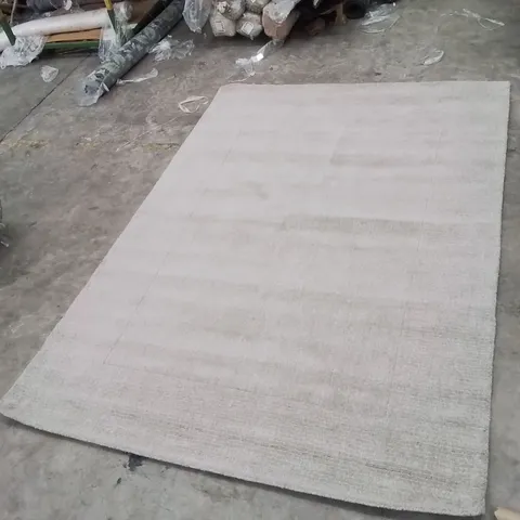 QUALITY DESIGNER AREA RUG - APPROXIMATELY 295X203CM