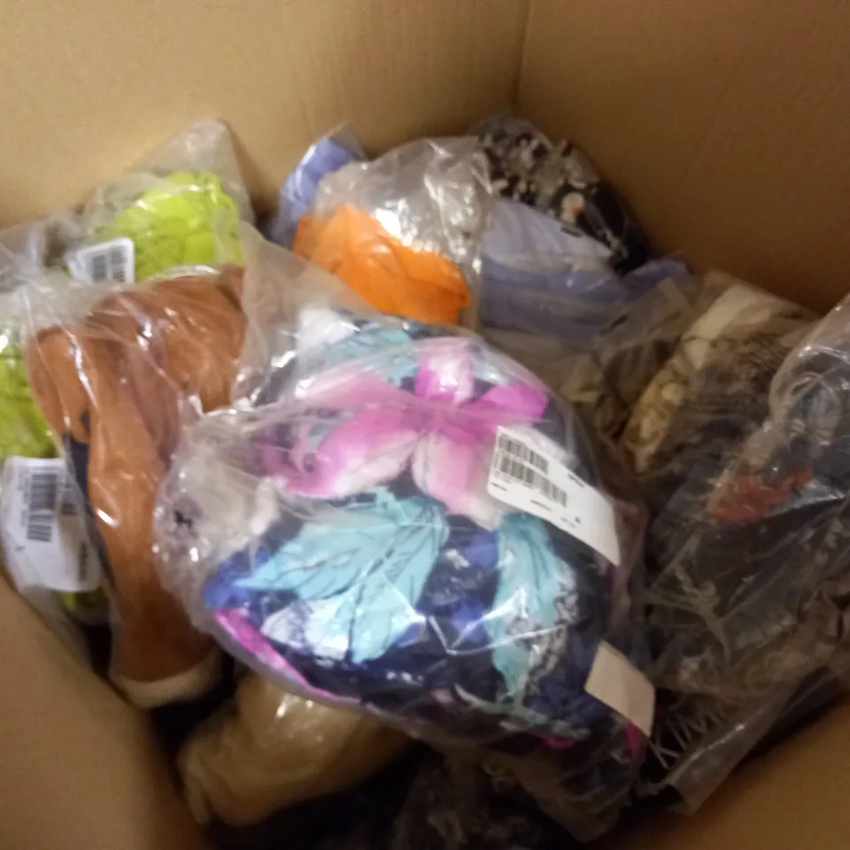BOX OF APPROXIMATELY 10 ASSORTED CLOTHING ITEMS -DRESS , T-SHIRT , CARDIGAN ETC