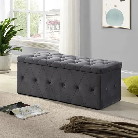 BOXED ORFORD BLANKET CHEST