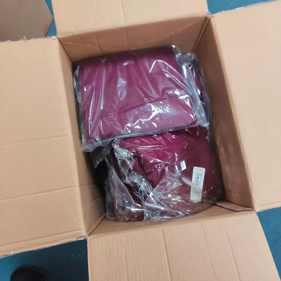 BOX OF APPROXIMATELY 30 ASSORTED CLOTHING ITEMS TO INCLUDE: MUDFLOWER JUMPER