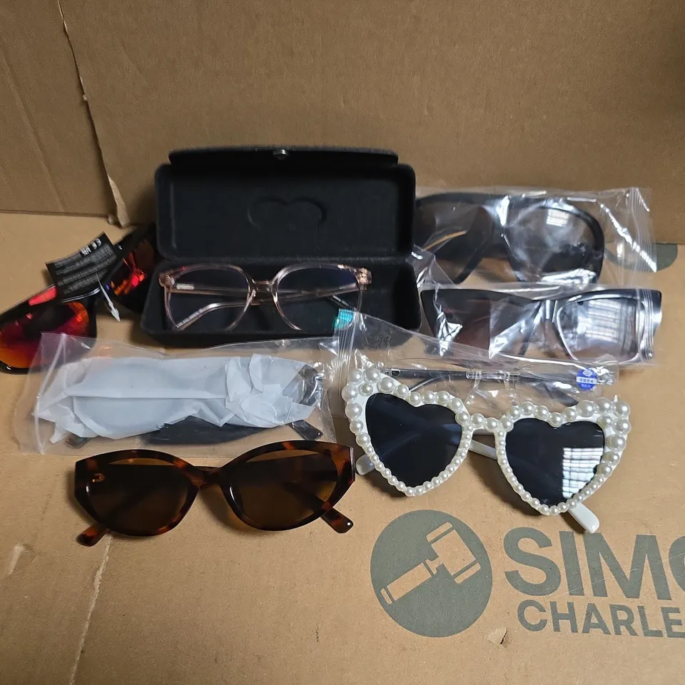 APPROXIMATELY 15 ASSORTED GLASSES/SUNGLASSES IN VARIOUS DESIGNS 
