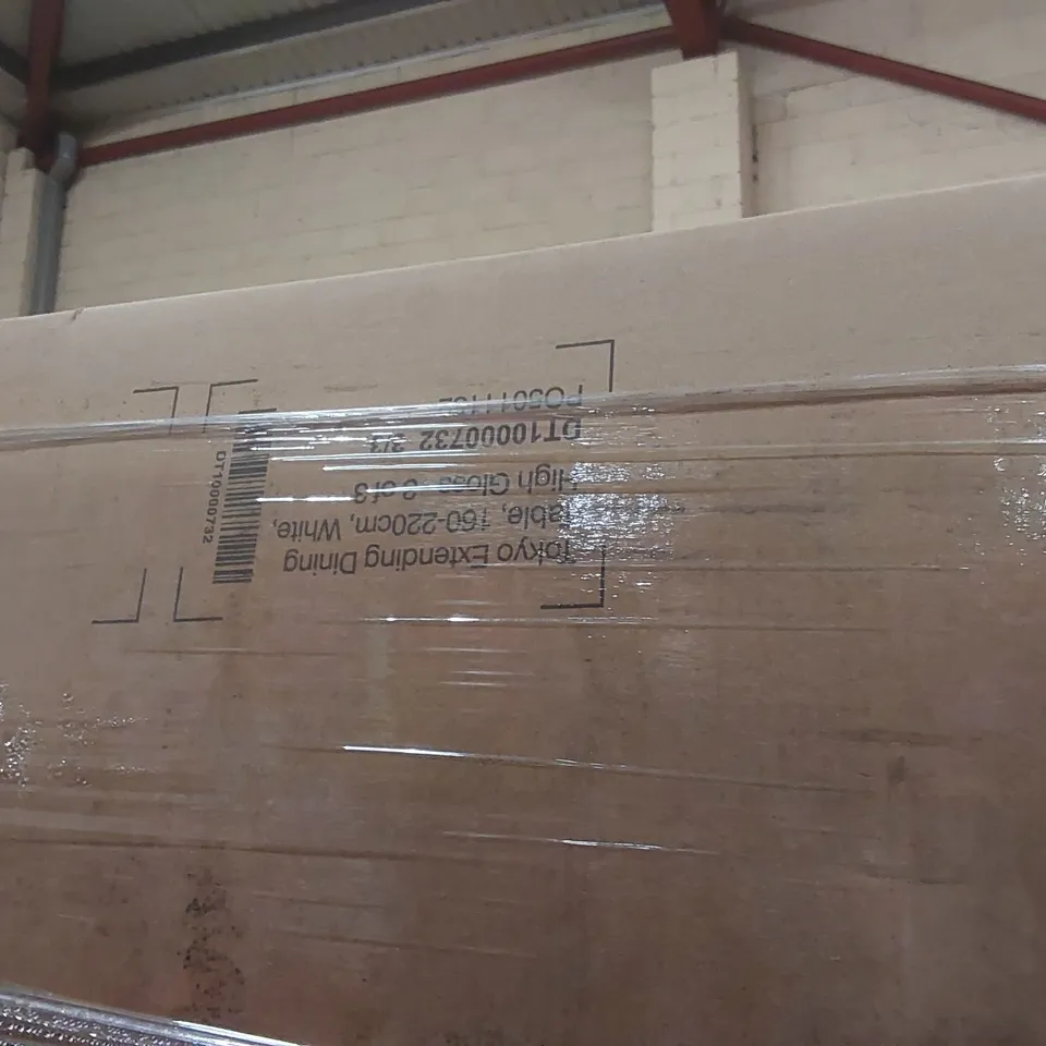 PALLET CONTAINING A LARGE QUANTITY OF INCOMPLETE DINING TABLE PARTS