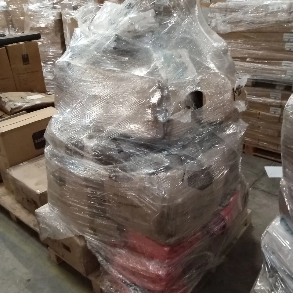 PALLET OF ASSORTED HOUSEHOLD GOODS & PRODUCTS TO INCLUDE; GYM MATS, CABIN BAGS, COAT HANGERS ETC
