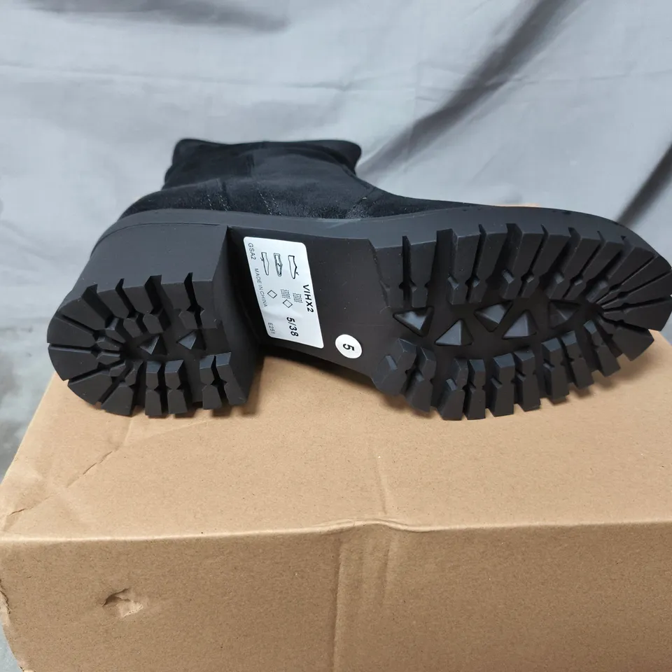 BLACK SUEDE ANKLE BOOTS WITH CHUNKY HEEL – UK 5 (EU 38)