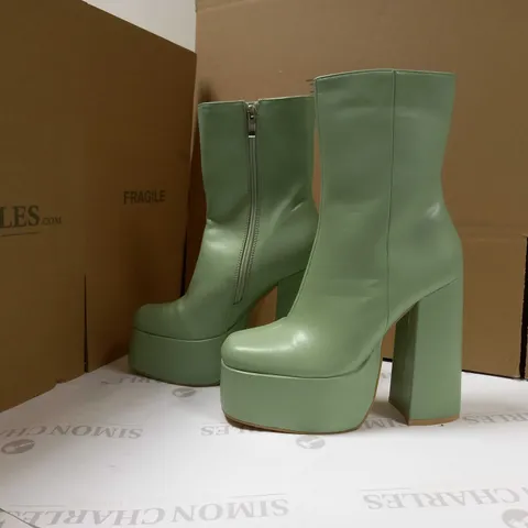 KOI SAGE PLATFORM HEELED ANKLE BOOTS - SIZE 5