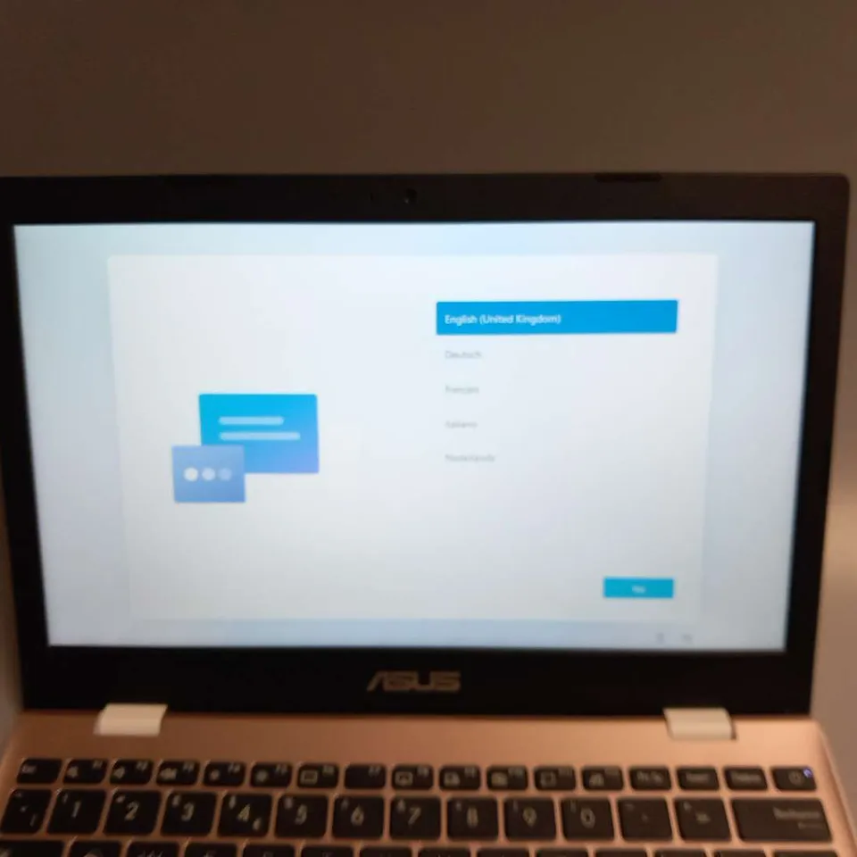 BOXED ASUS SONICMASTER E210M NOTEBOOK WITH CHARGER