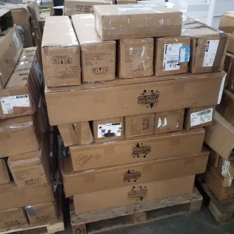 PALLET CONTAINING APPROXIMATELY 34 ASSORTED FESTIVE CHRISTMAS TREES & WREATH