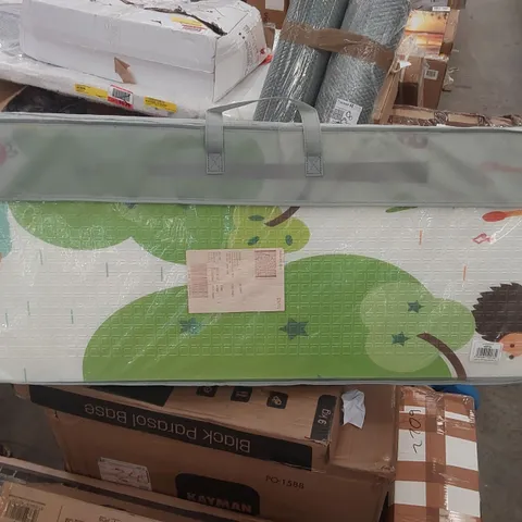 CHILDREN'S PLAY MAT