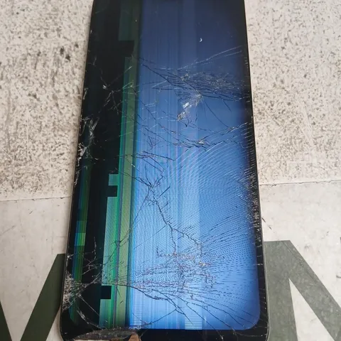 MOTOROLA SMARTPHONE β CRACKED SCREEN