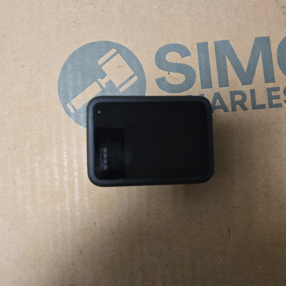 GOPRO ACTION CAMERA IN CASE WITH USB-C CABLE & WALL CHARGER