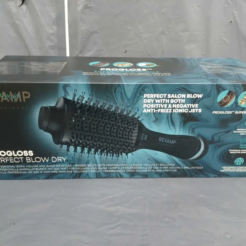 BOXED REVAMP PROGLOSS PERFECT BLOW DRY VOLUME HAIRBRUSH RRP £60