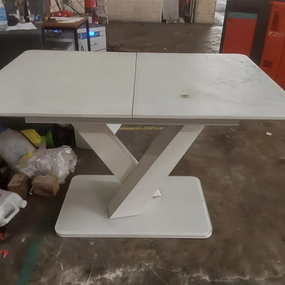 DESIGNER CONTEMPORARY EXTENDING DINING TABLE