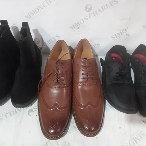 BOX OF APPROXIMATELY 10 ASSORTED PAIRS OF SHOES AND FOOTWEAR ITEMS IN VARIOUS STYLES AND SIZES TO INCLUDE GOOR, VIVO BAREFOOT, ETC