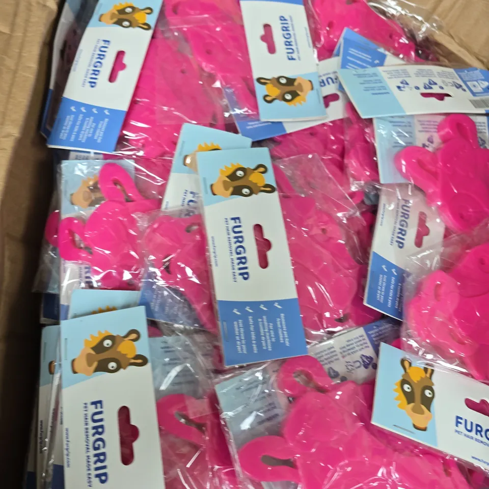 APPROXIMATELY 120 FURGRIP LAUNDRY PET HAIR REMOVERS - HORSE