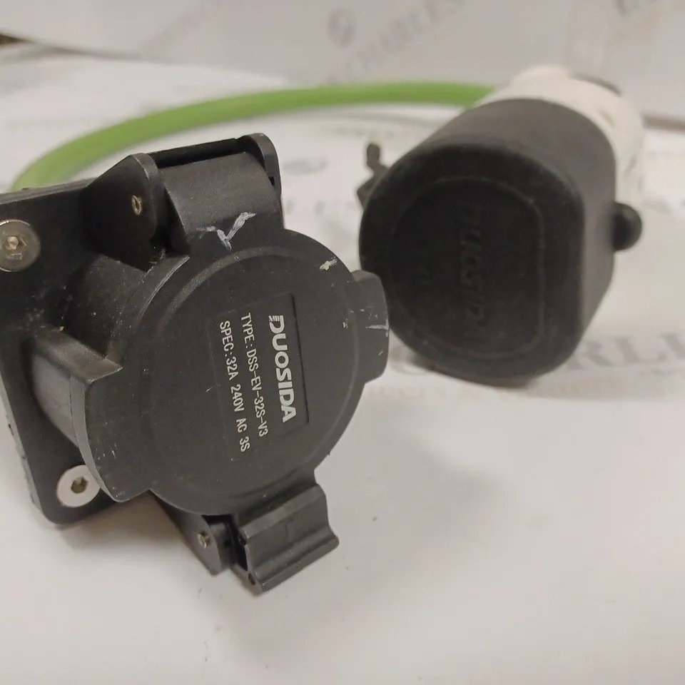 DUOSIDA DSS-EV-3S2-V3 240V PLUG TO TYPE 2 SOCKET