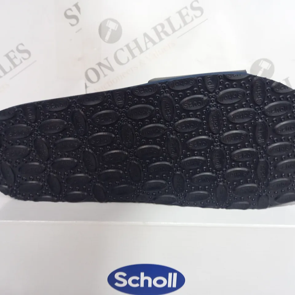 BOXED SCHOLL THICK PADDED OPEN TOE SANDAL - SIZE 7