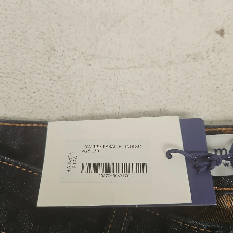 MOTEL LOW RISE JEANS – INDIGO DENIM, W26 L30 (UK 8)