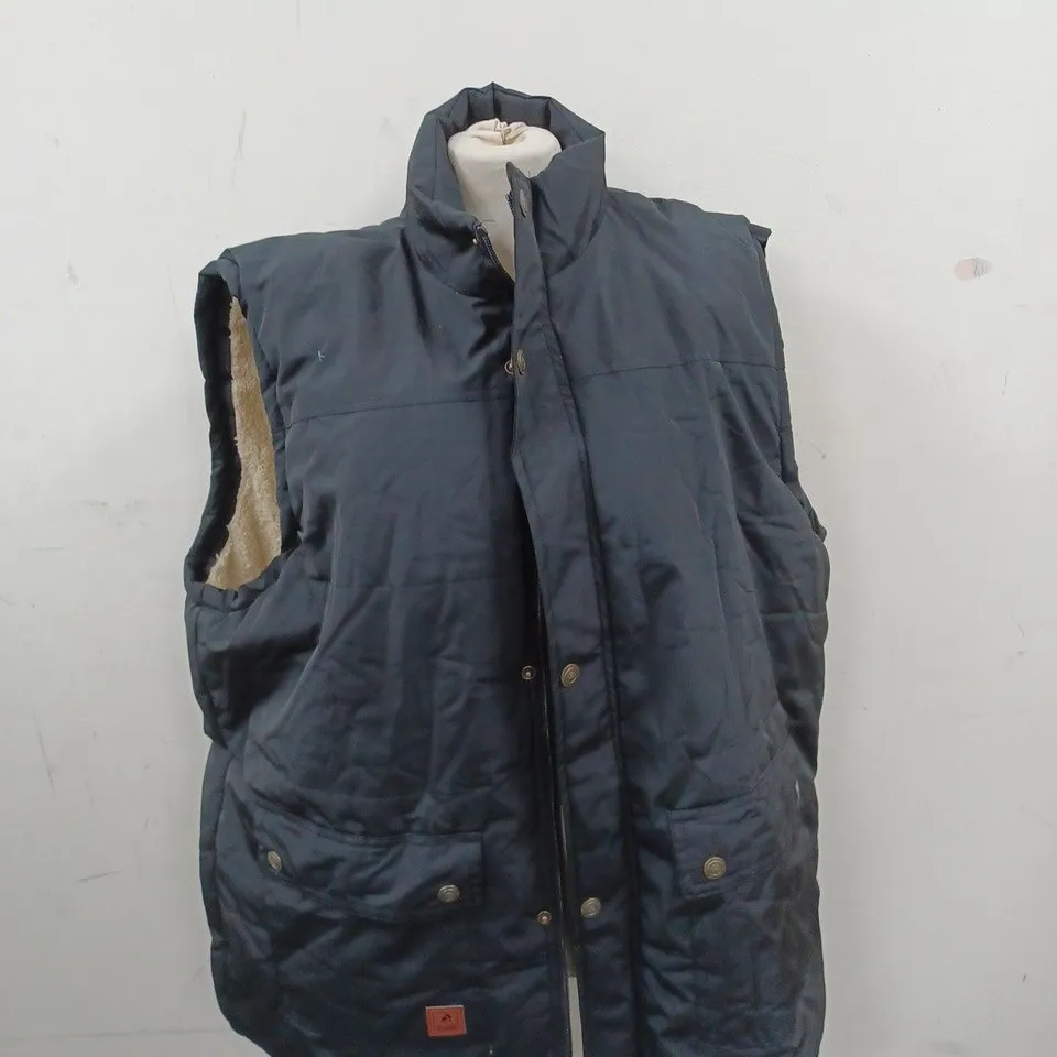 MENS GILET SIZE LARGE