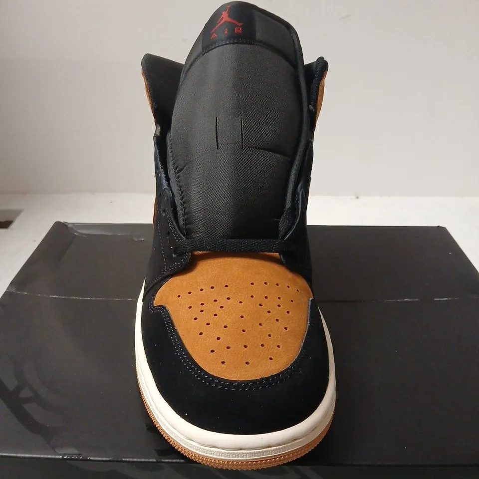 BOXED PAIR OF AIR JORDAN 1 MID SE SNEAKERS - UK SIZE 10