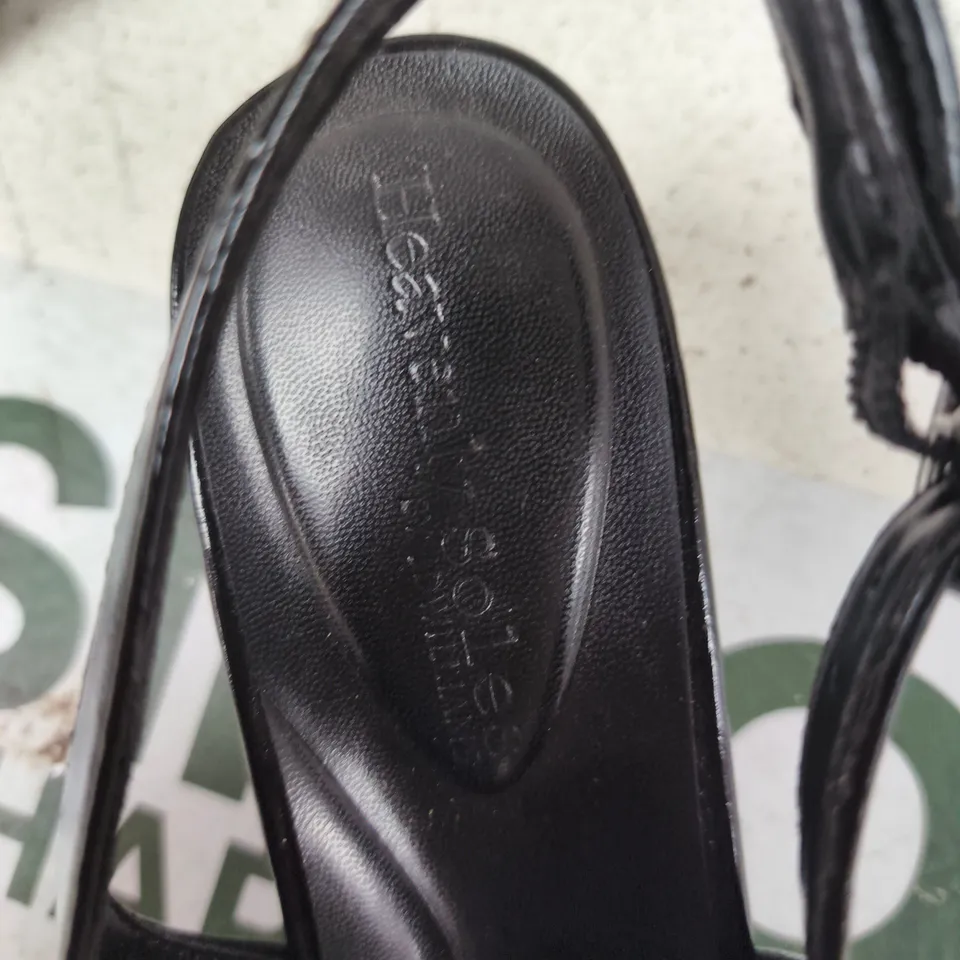 JD WILLIAMS WOMEN'S BLACK PATENT SLINGBACK HEELS – UK 4 (EU 37)