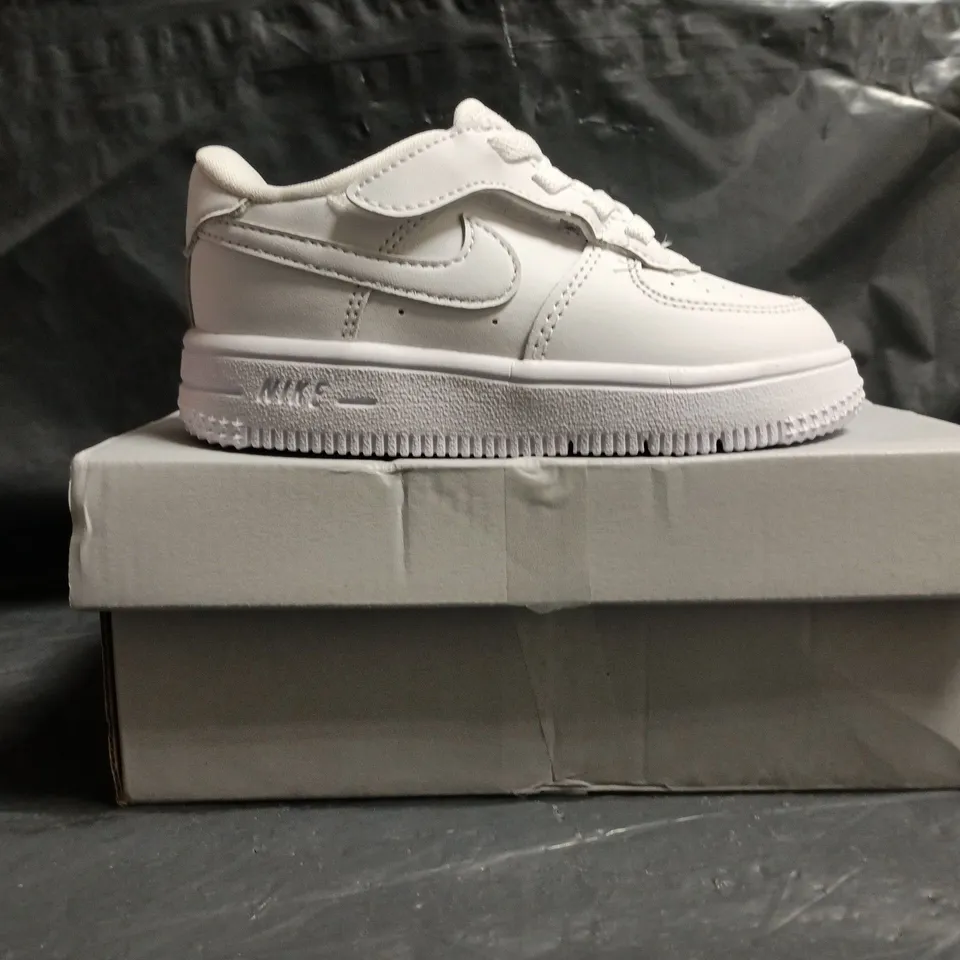 BOXED PAIR OF NIKE FORCE 1 LOW EASYON INFANT SHOES IN WHITE SIZE UK 7.5