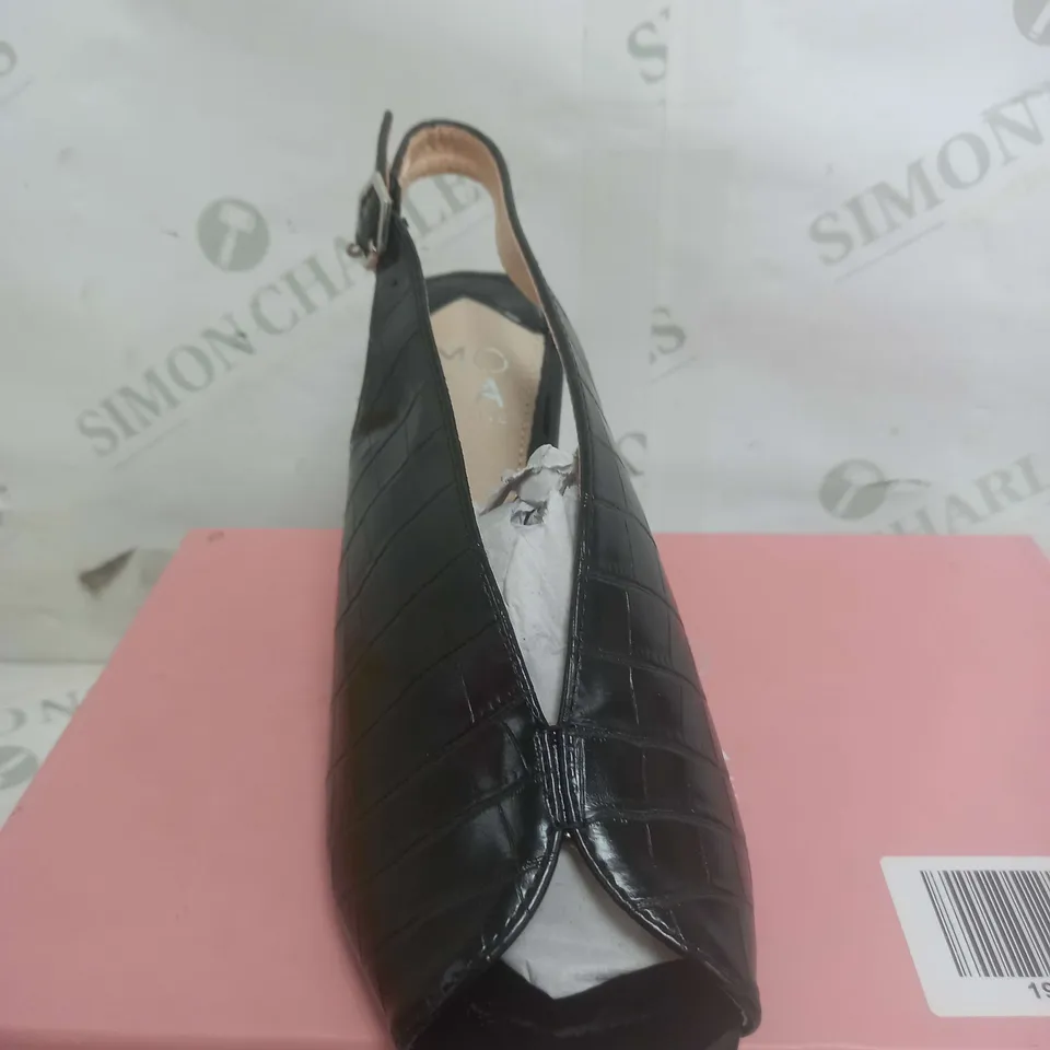 MODA IN PELLE PEARL HEELED SANDALS IN BLACK - SIZE 4